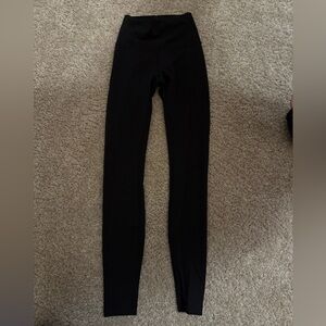 Lululemon wonder train size 2 28”